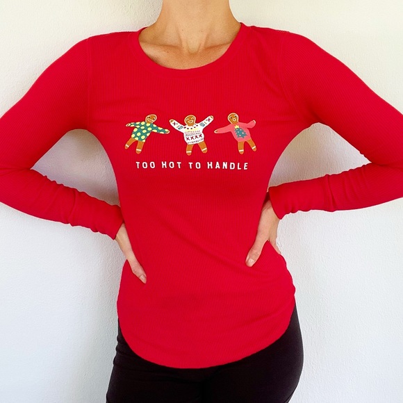 Old Navy Tops - Old Navy too hot to handle red Christmas gingerbread thermal waffle top size XS